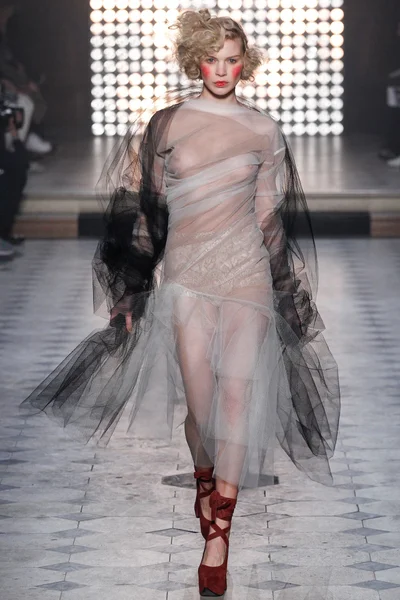 Look 43